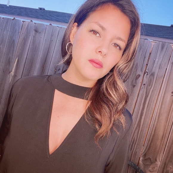 Need everything gone! Taking offers! - Picture 3 of 5